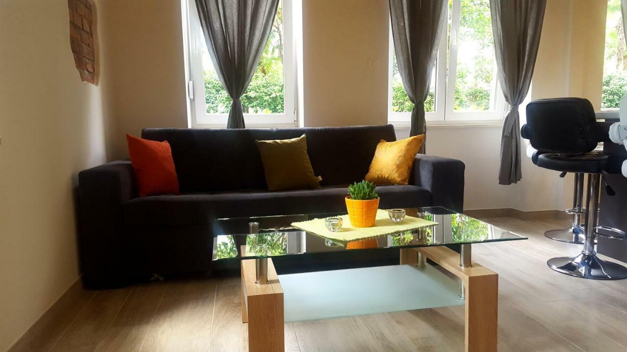 Studio Apartment Vanna - 1St Row To The Sea Opatija Extérieur photo