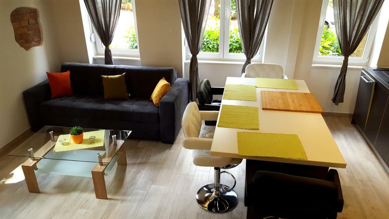 Studio Apartment Vanna - 1St Row To The Sea Opatija Extérieur photo