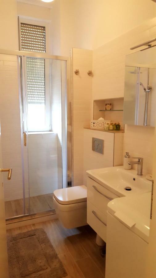 Studio Apartment Vanna - 1St Row To The Sea Opatija Extérieur photo